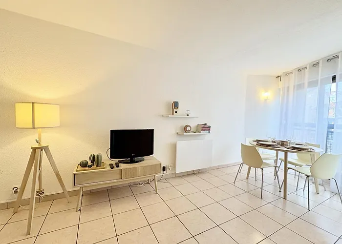 Apartment With Wifi Near Beach