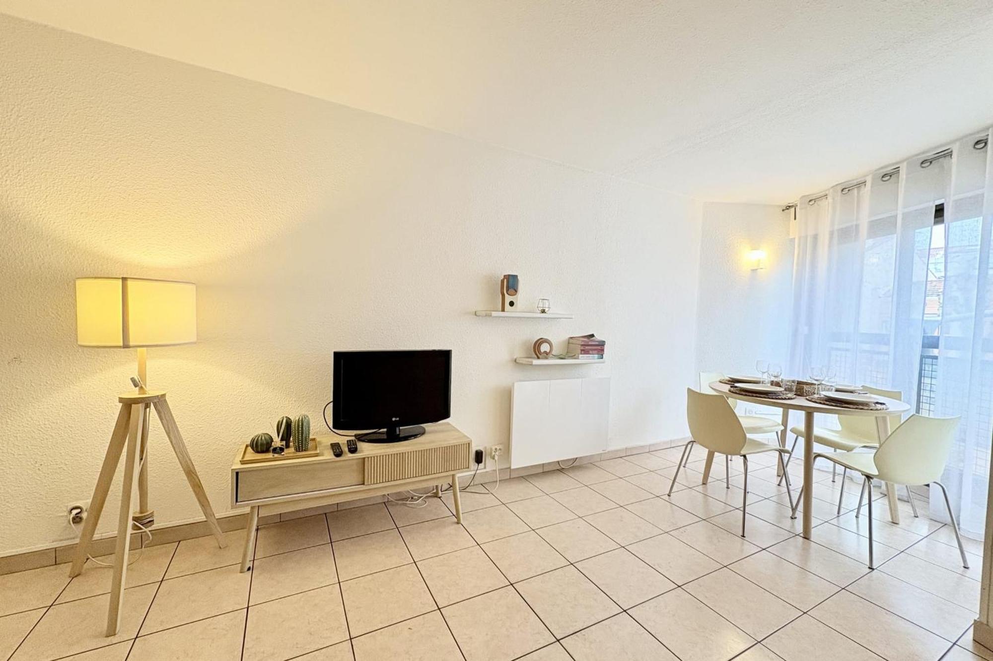 With Wifi Near * Cannes